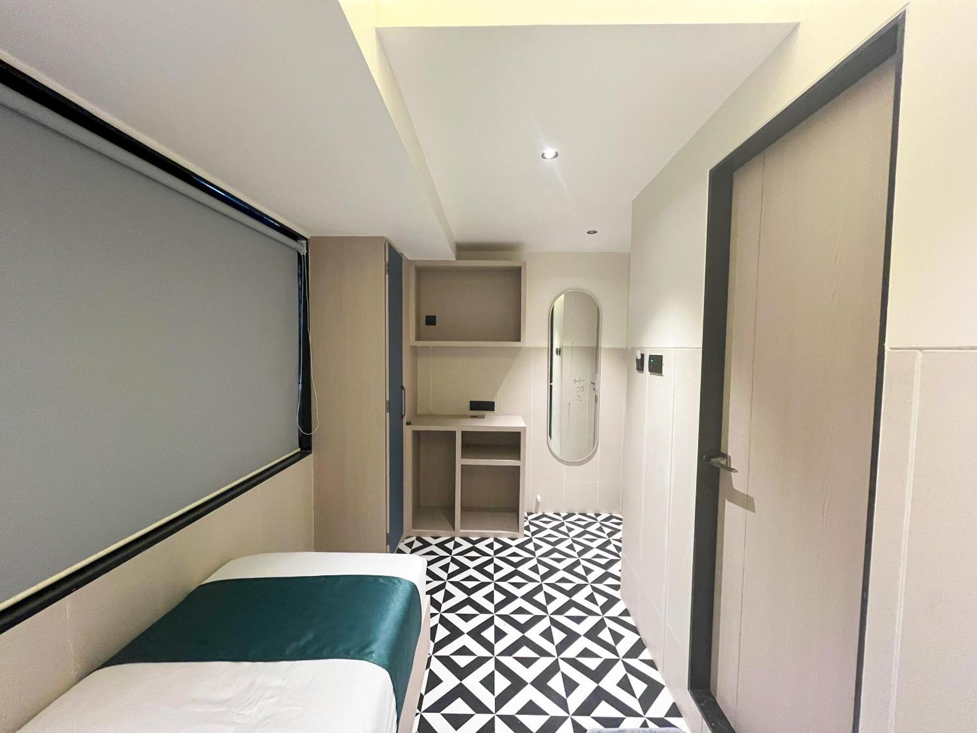 Hotel Bandra 3*