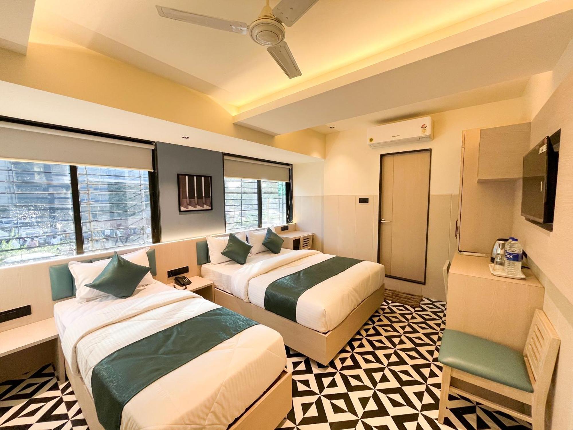Bandra 3*