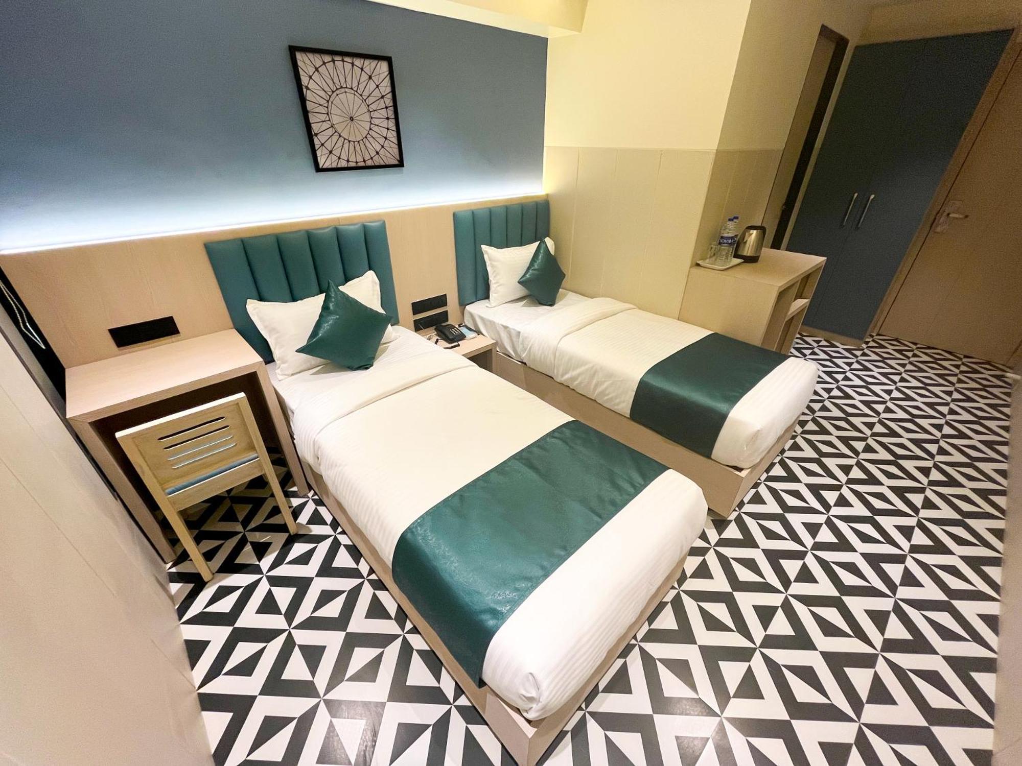 Bandra Hotel 3*