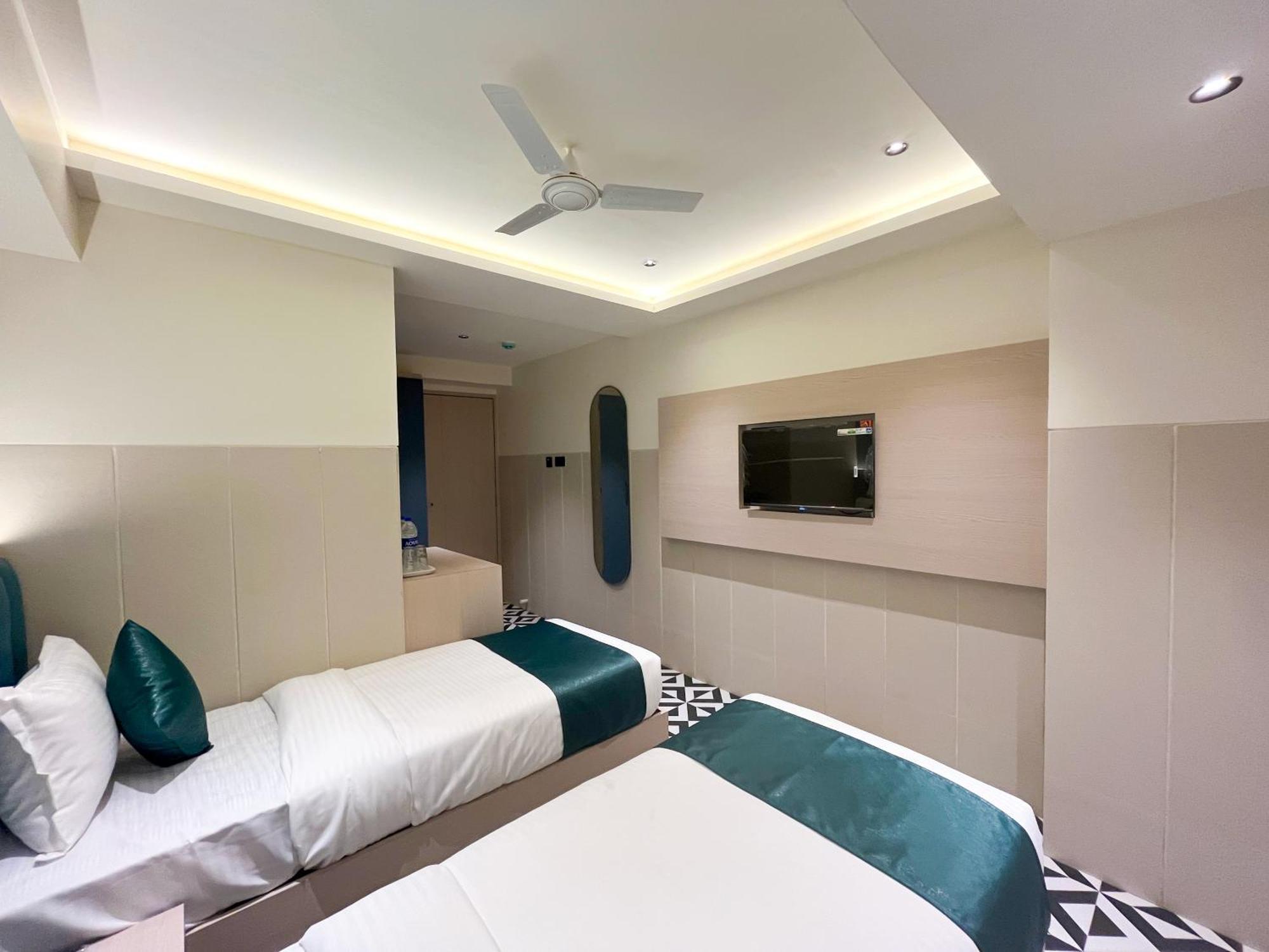 Hotel Bandra 3*