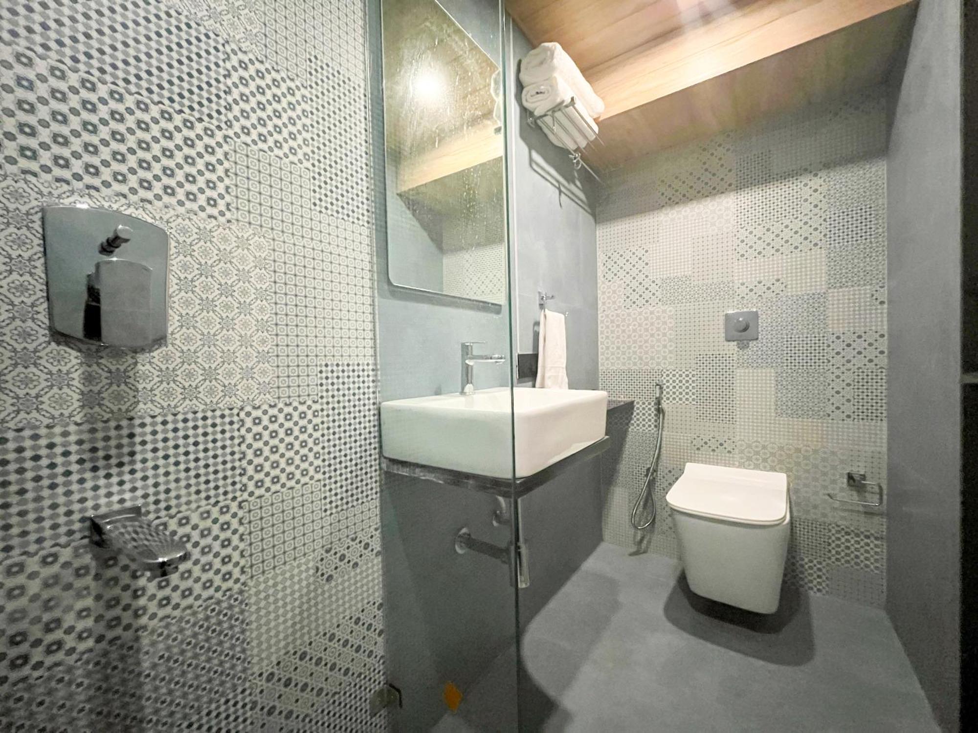 Bandra Hotel 3*