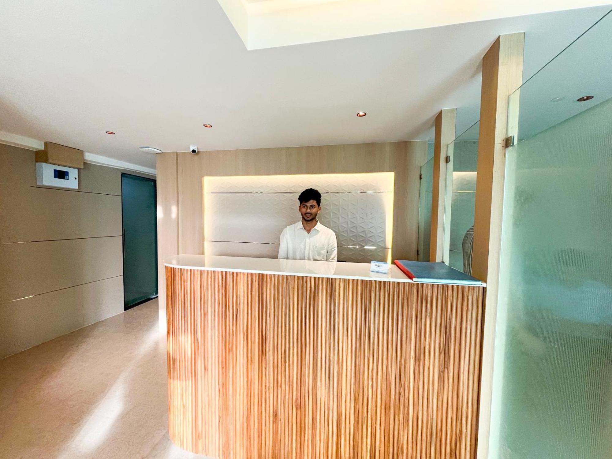 Hotel Bandra 3*