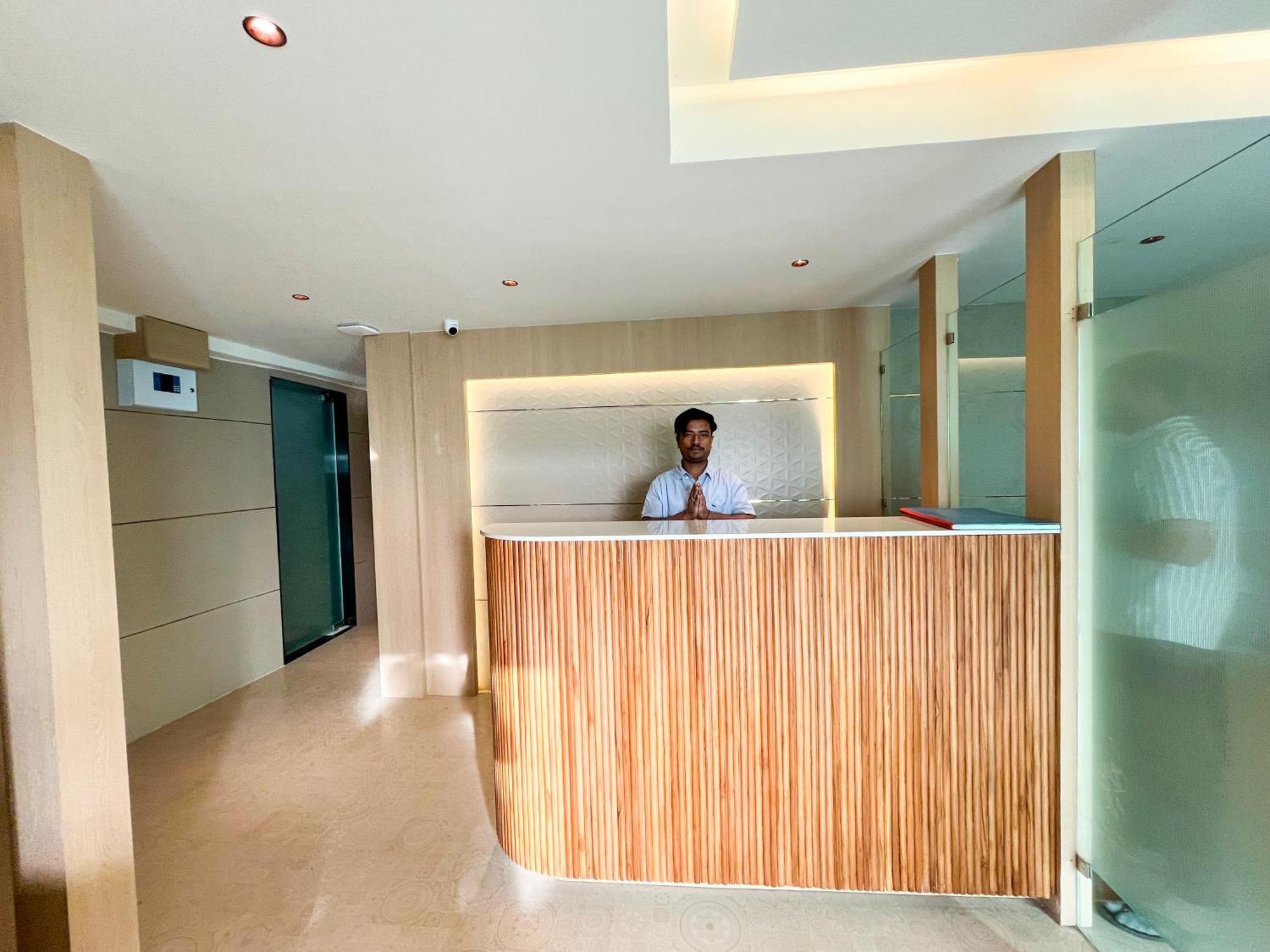 Bandra Hotel 3*